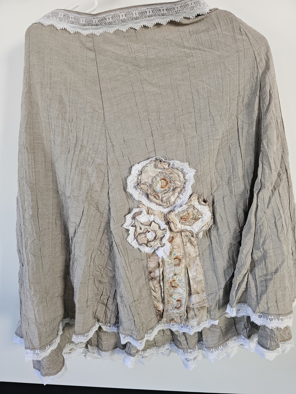 Taupe Lace-Trim A-Line Skirt with Floral Appliqué
